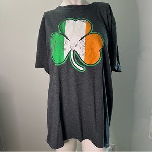 Luck of the Irish Three Leaf Clover grey tee graphic XL